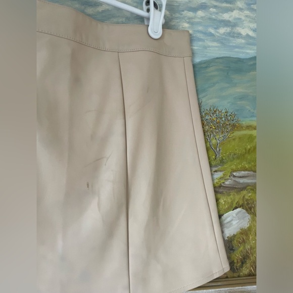 Forever 21 light Beige pleather Zip-Front gold zipper Mini Skirt size SMALL - Picture 6 of 6